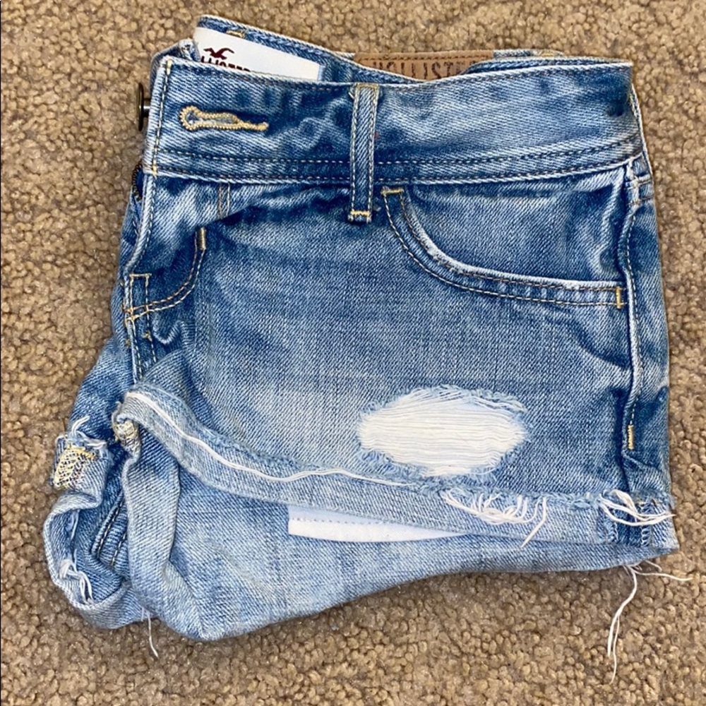Hollister size 0 low-rise jean shorts